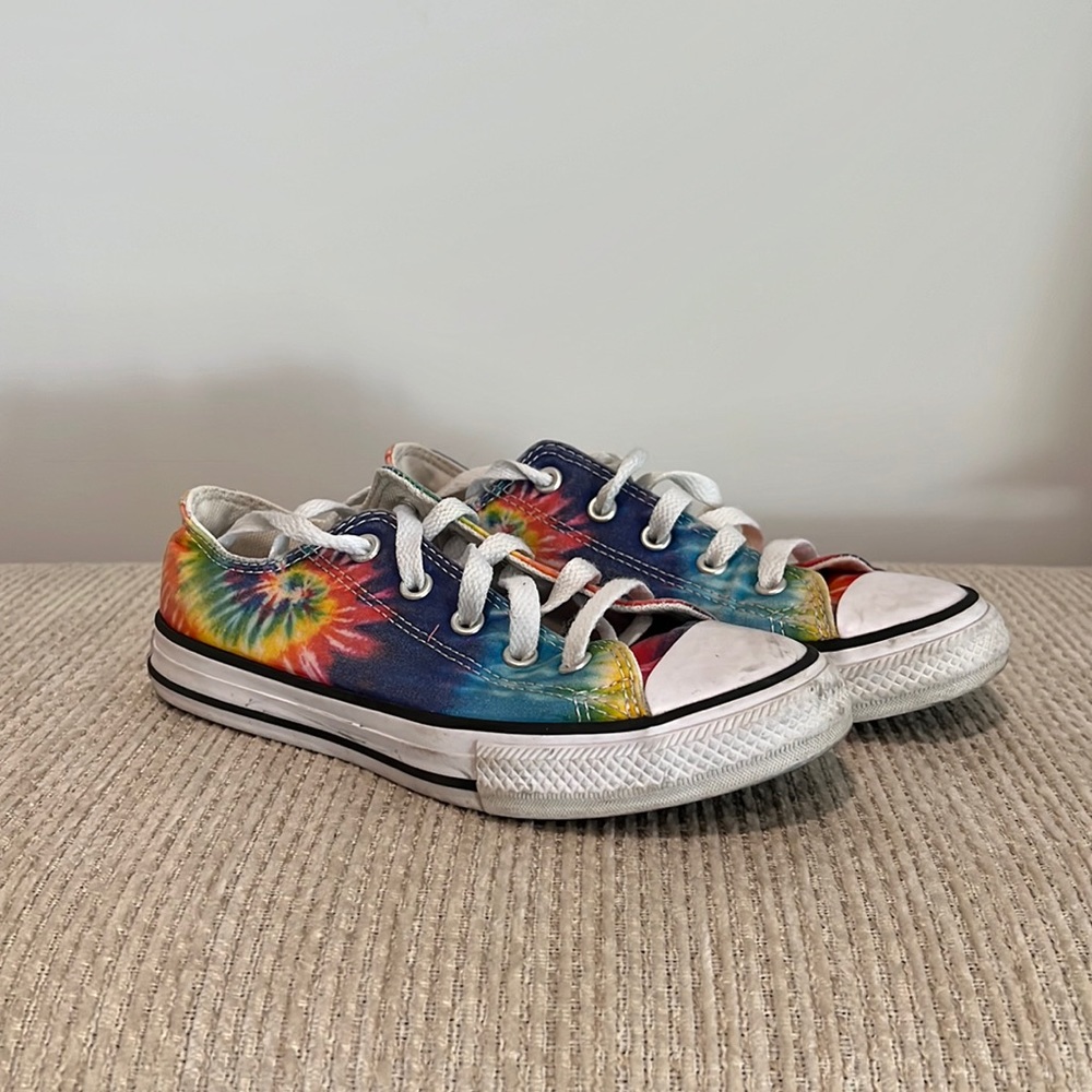Tie dye kids converse size 1